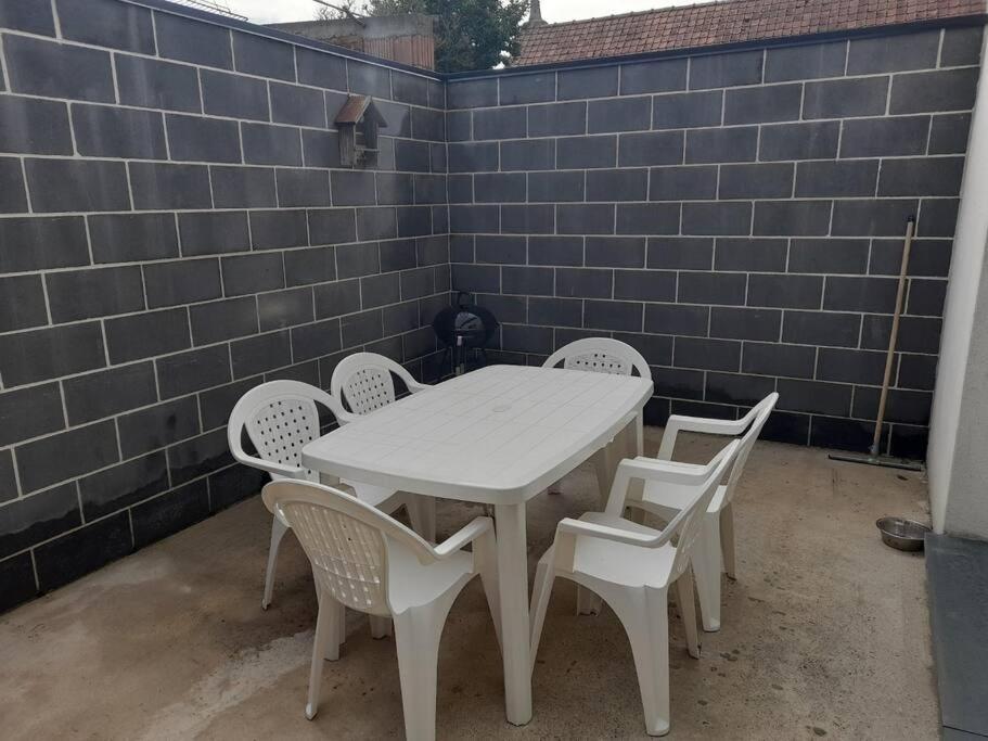 Maison De 100M2 Avec Terrasse Wardrecques Exterior foto